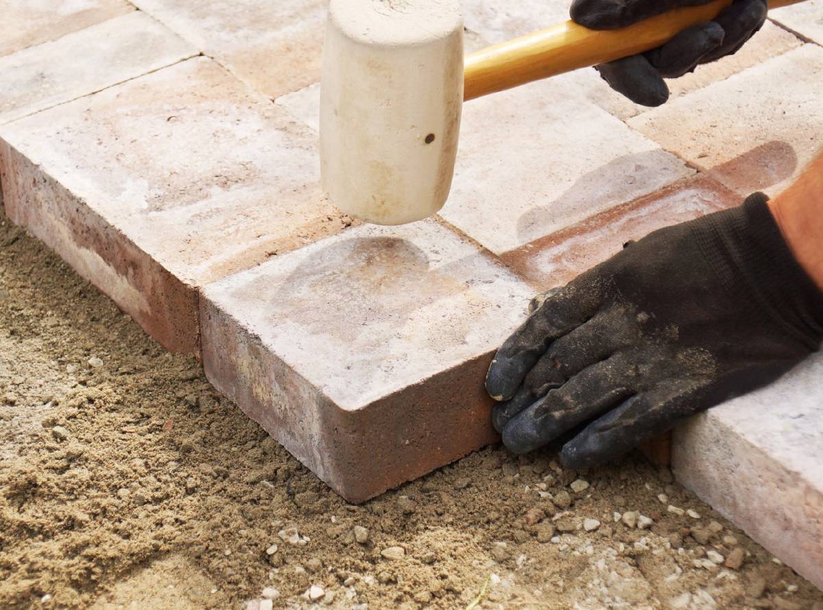 Builders in Stoke-on-Trent and Stoke-on-Trent